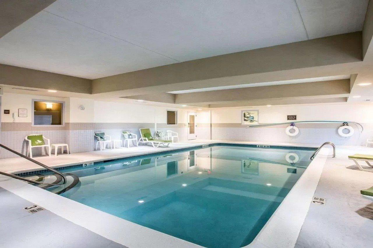 Sleep Inn & Suites Queensbury - Lake George Экстерьер фото