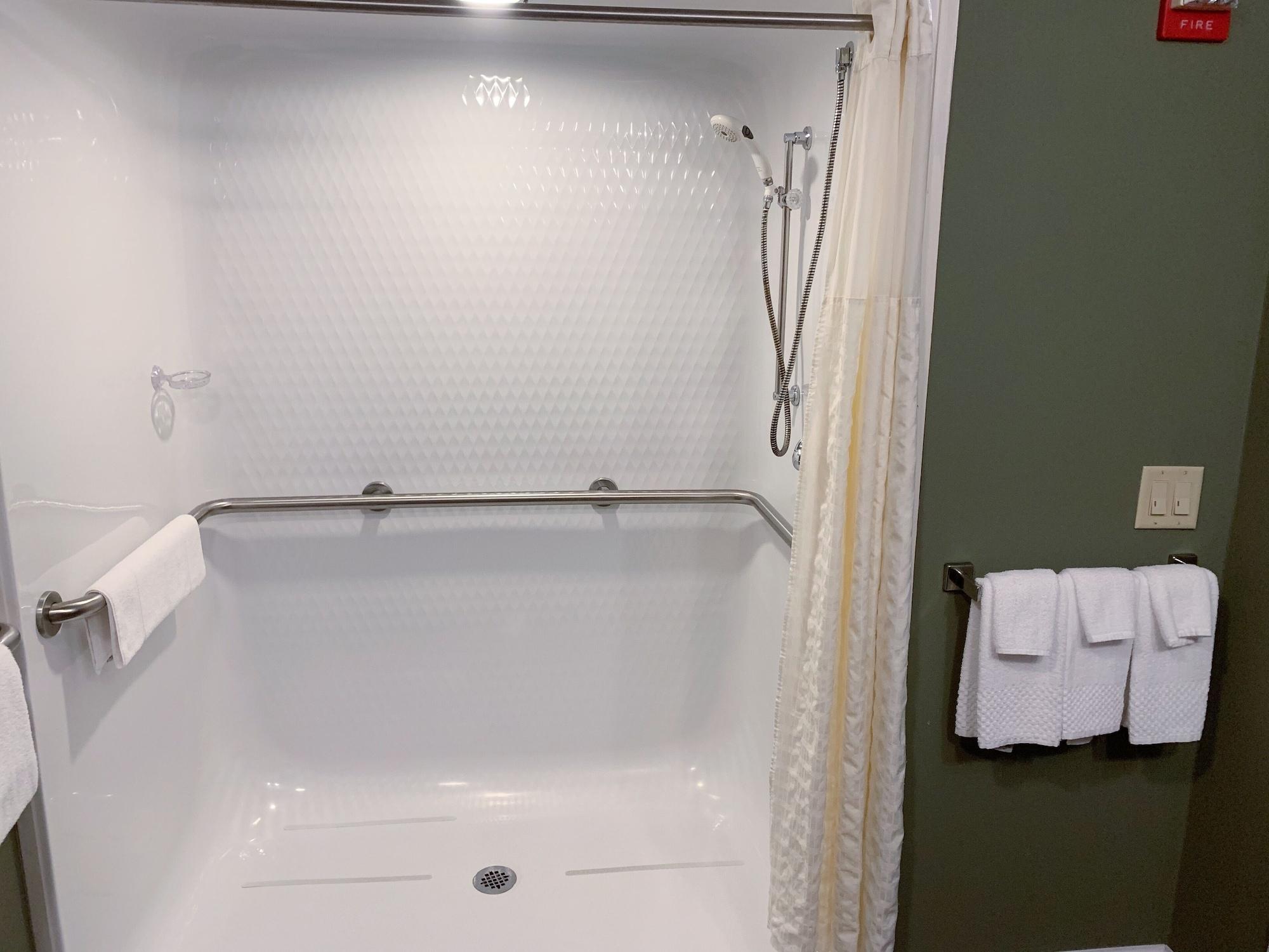 Sleep Inn & Suites Queensbury - Lake George Экстерьер фото