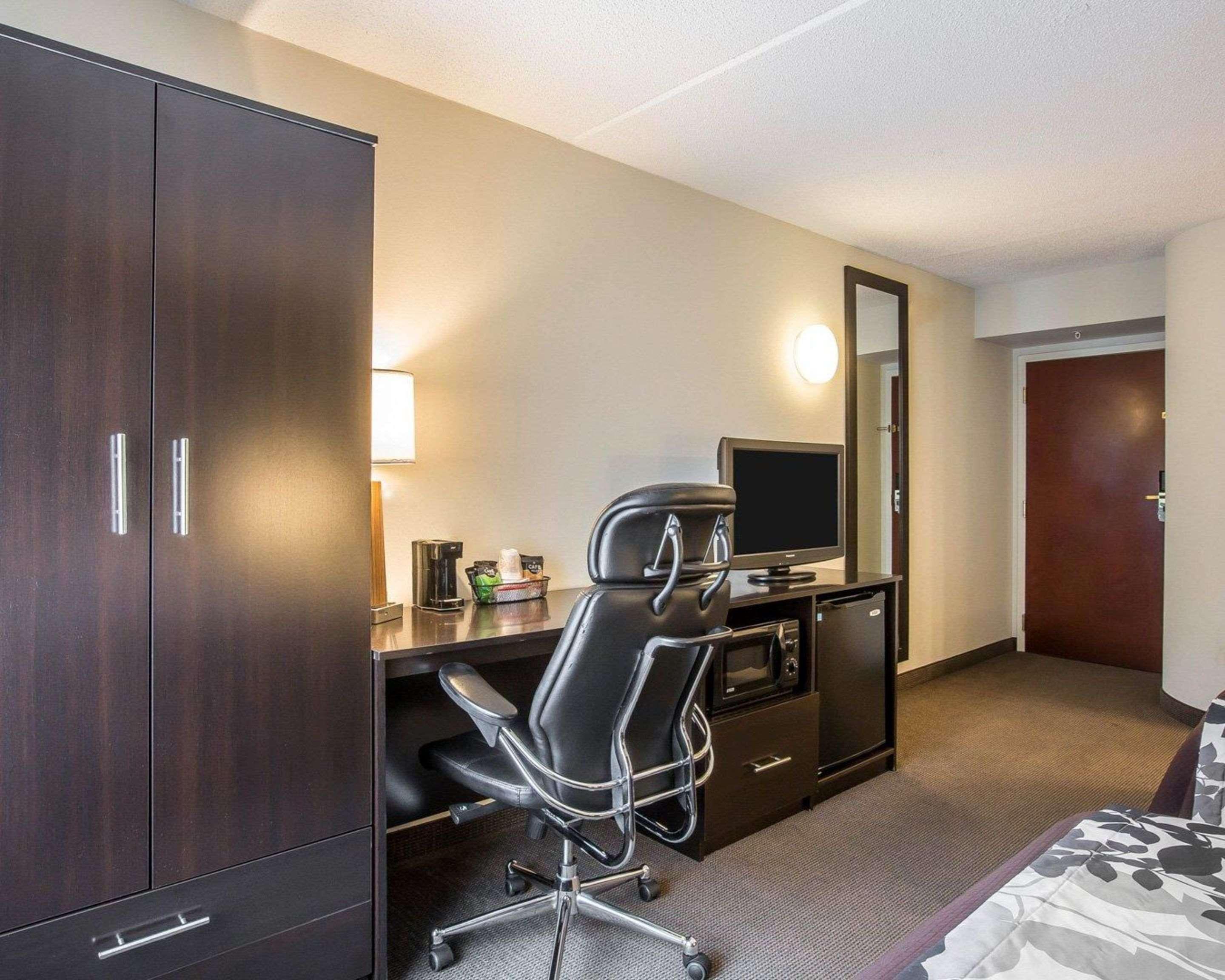 Sleep Inn & Suites Queensbury - Lake George Экстерьер фото