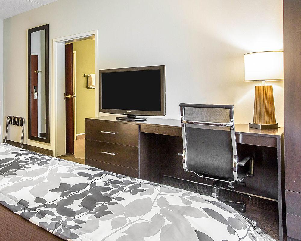 Sleep Inn & Suites Queensbury - Lake George Экстерьер фото