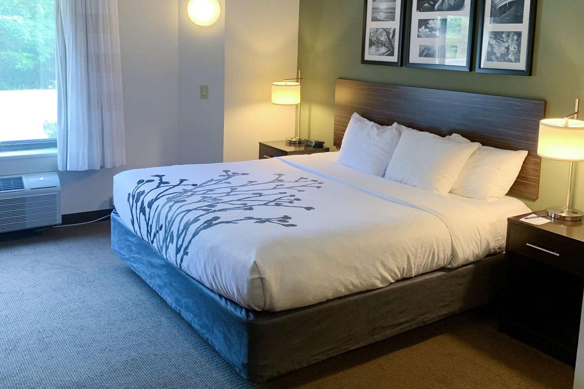 Sleep Inn & Suites Queensbury - Lake George Экстерьер фото