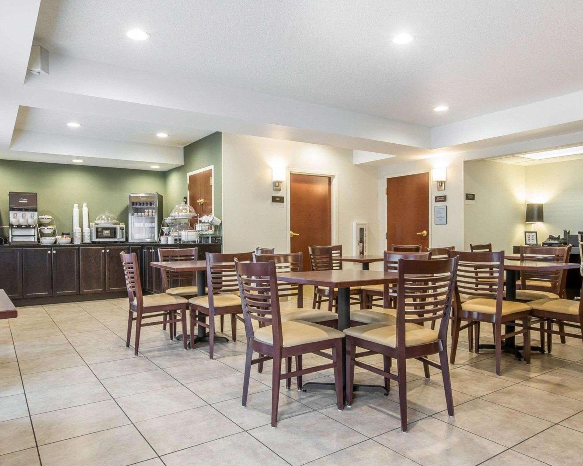 Sleep Inn & Suites Queensbury - Lake George Экстерьер фото