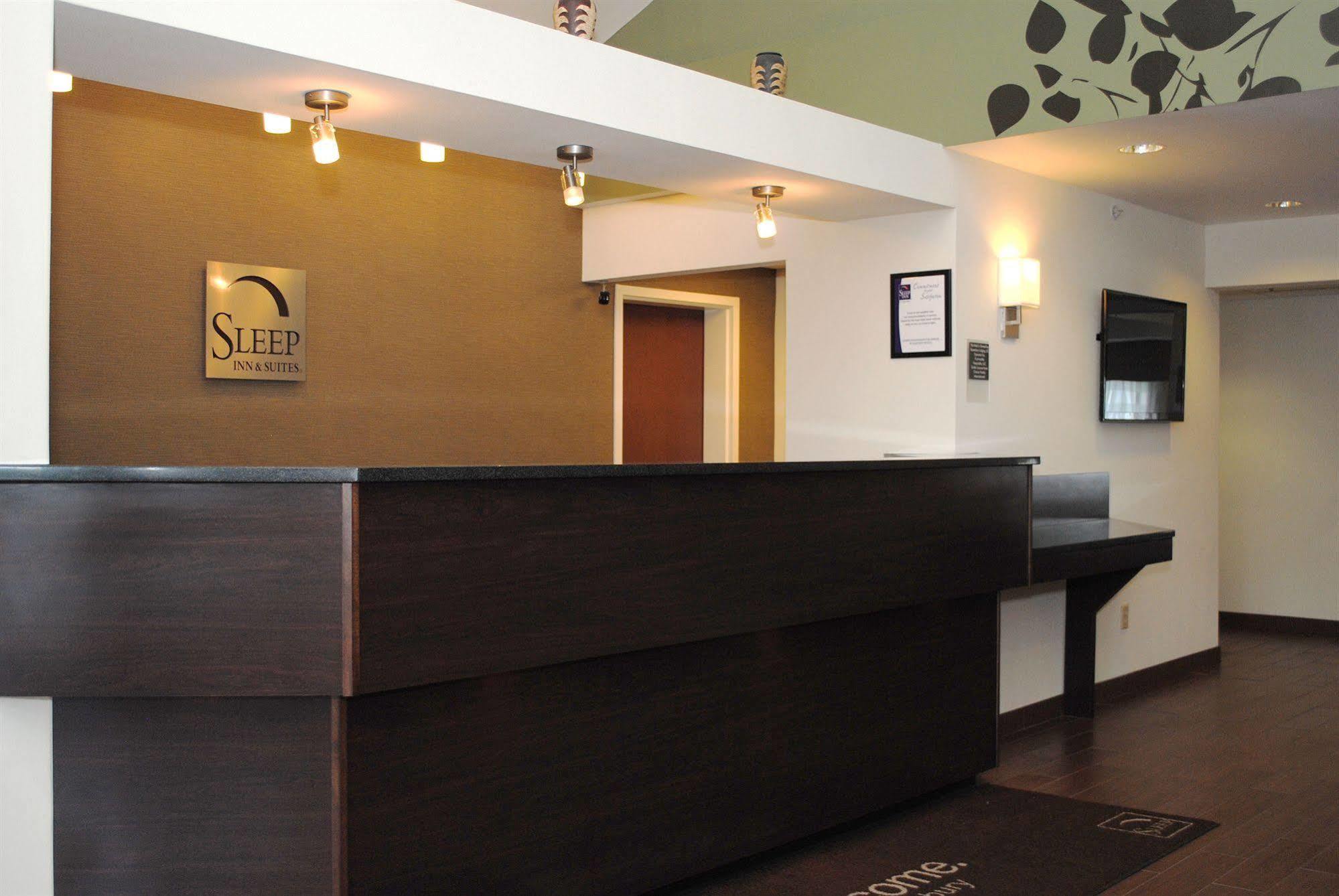 Sleep Inn & Suites Queensbury - Lake George Экстерьер фото