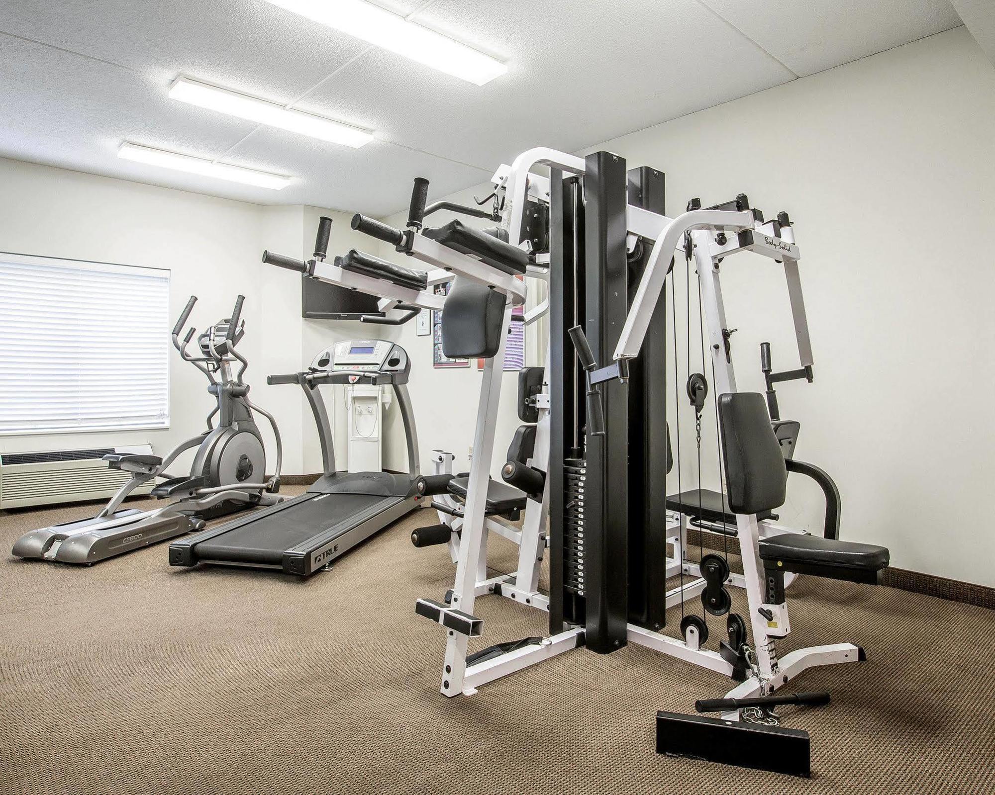 Sleep Inn & Suites Queensbury - Lake George Экстерьер фото